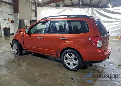2010 Subaru Forester 2.5X Premium z USA, uszkodzony, nr VIN JF2SH6CC1AH706943